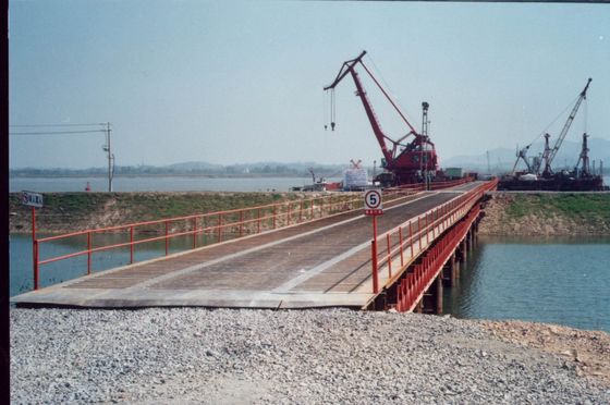Tragbare Stahl-Bailey-Brücke mit einspurigen und zweispurigen Optionen, geeignet für Fahrbahnbreiten von drei bis sieben Metern