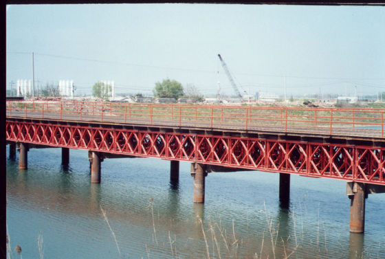 Vorgefertigte Stahl-Bailey-Brücke mit schneller Montage mit einfachen Werkzeugen und Arbeitskräften, geeignet für temporäre und permanente Zwecke